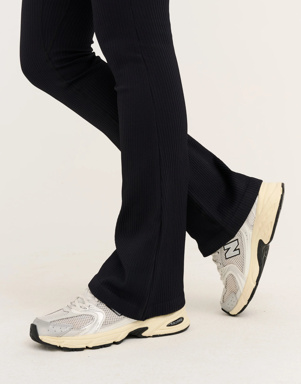 Arise Comfort Flare Leggings V2 - Stealth Black