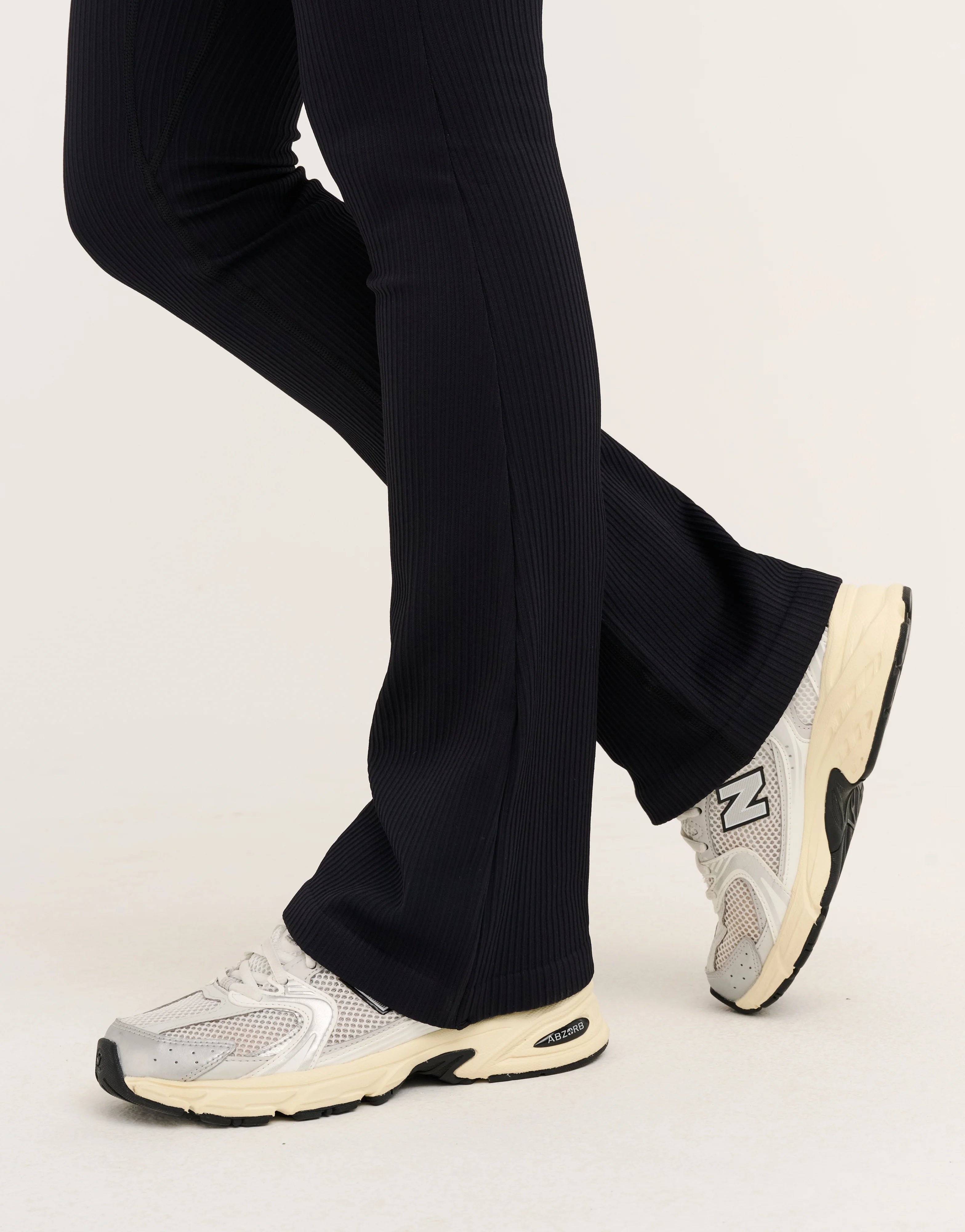 Arise Comfort Flare Leggings V2 - Stealth Black