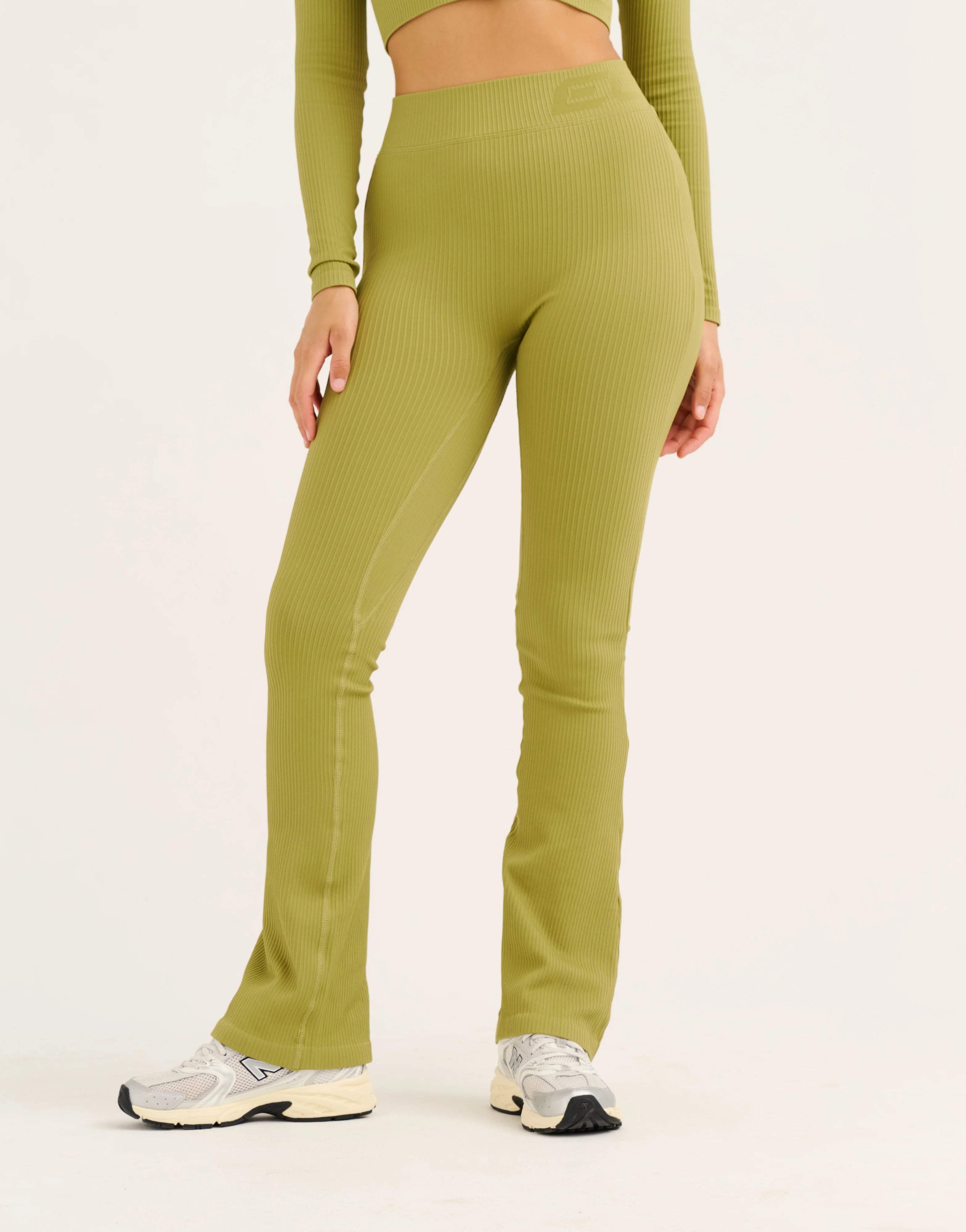 Arise Comfort Mid-Waist Flare Leggings - Olive