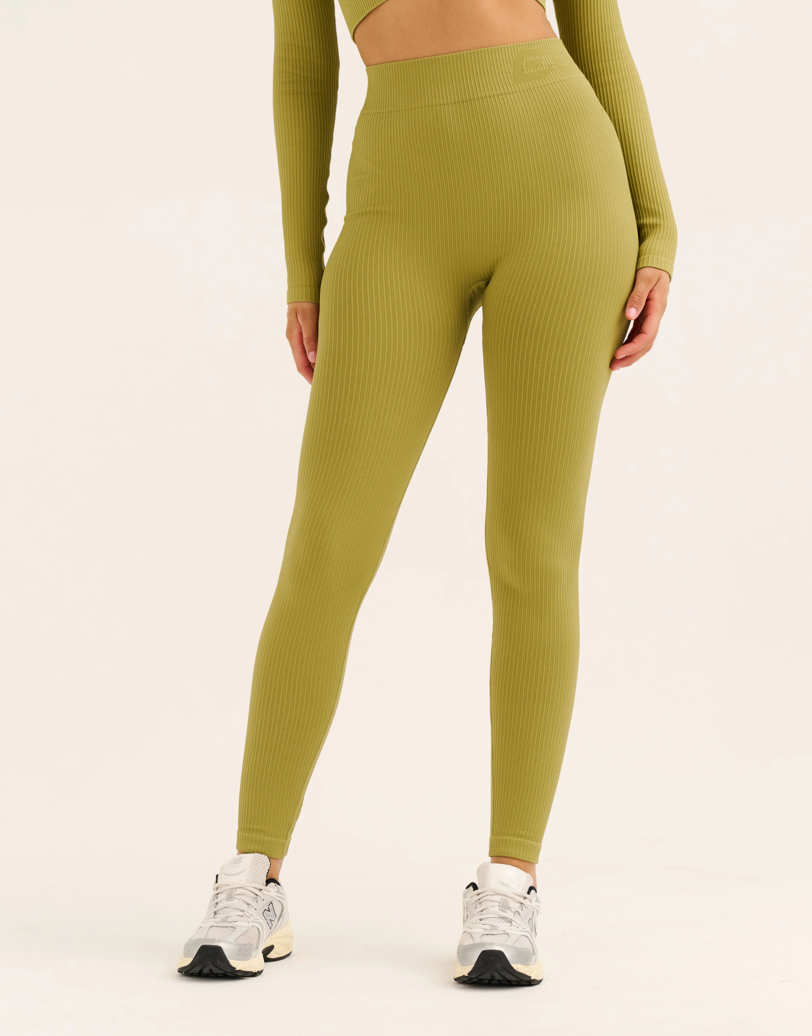 Arise Comfort Mid-Waist Leggings - Olive