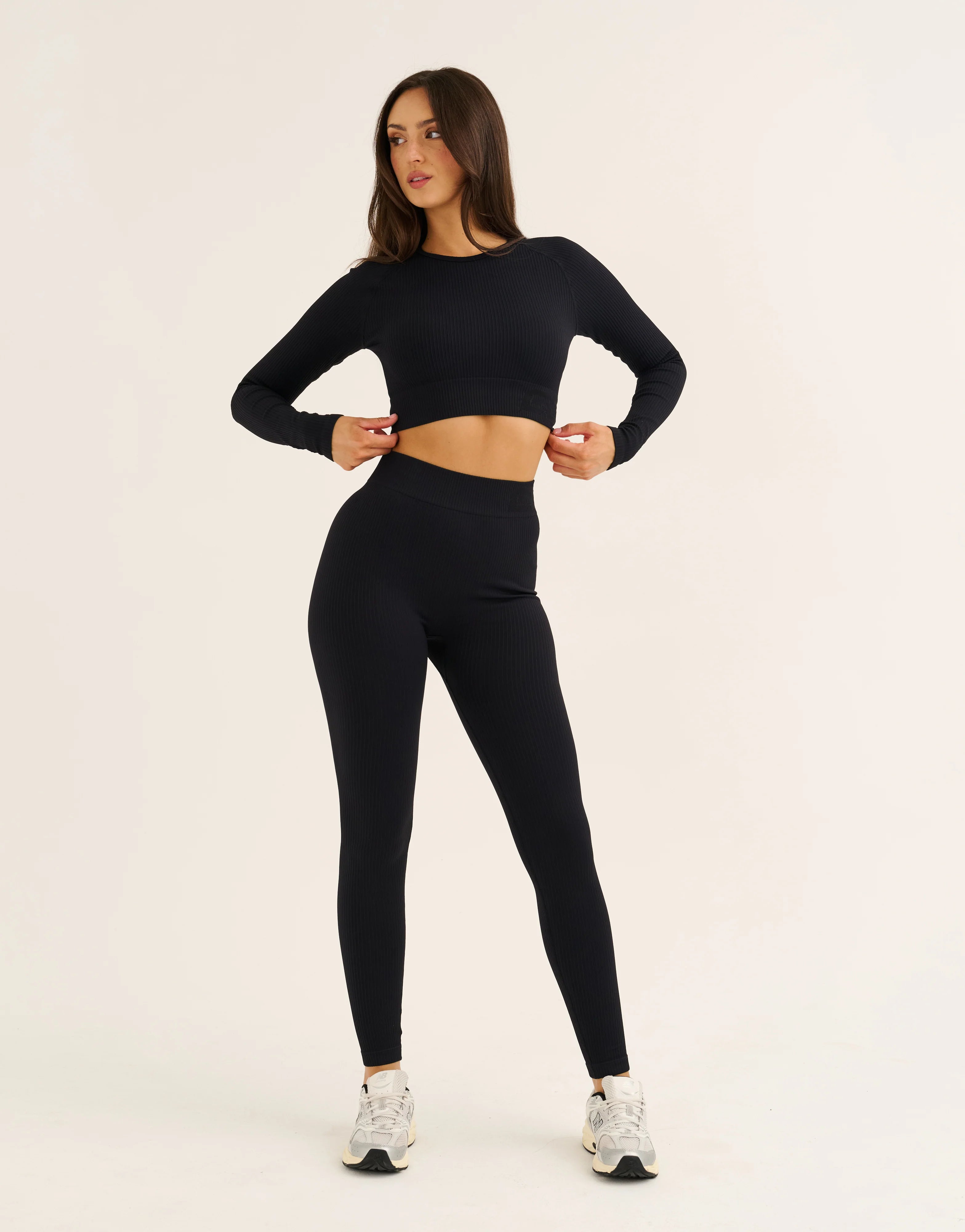 Arise Comfort Mid-Waist Leggings - Stealth Black
